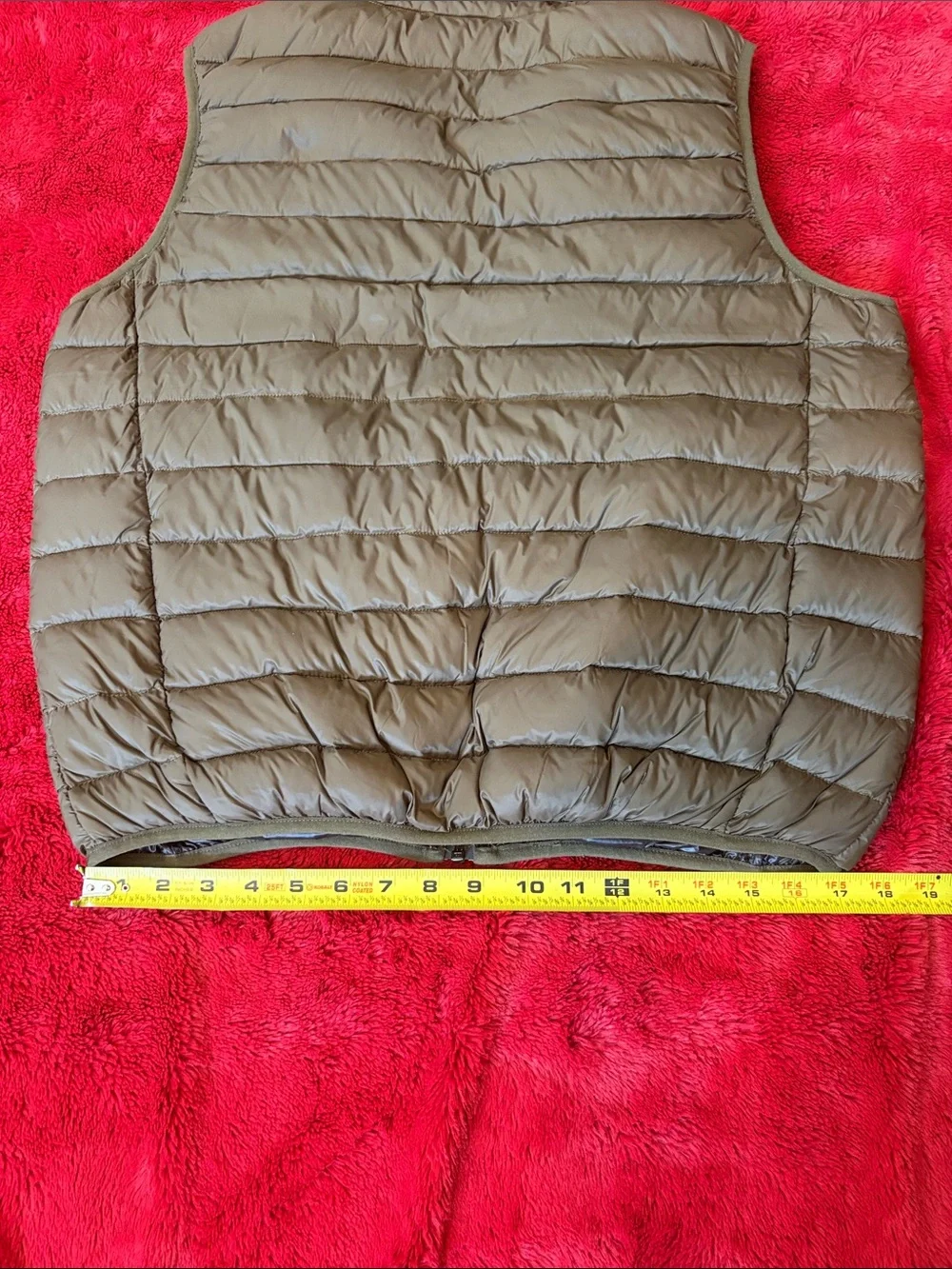 Hawke&Co. Sport Men's Quilted Olive Down Vest.